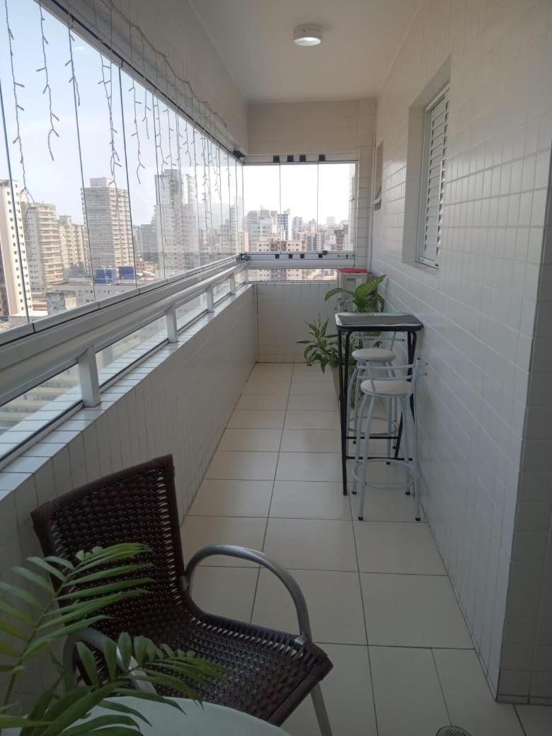 Vista Mar: Beachfront Getaway With Gourmet Balcony Apartment Praia Grande (Santos)