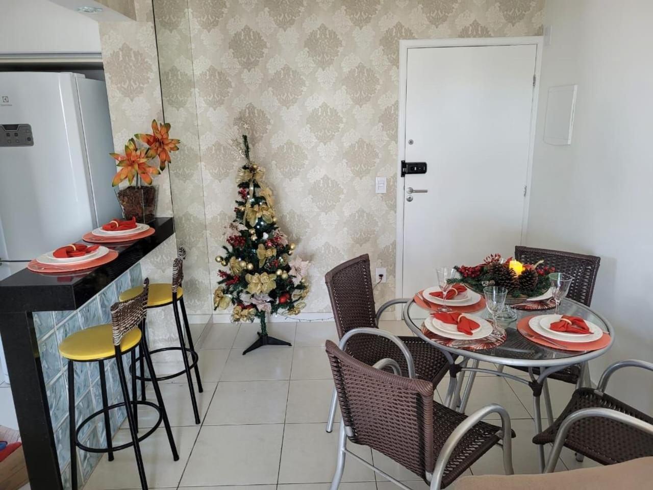 Vista Mar: Beachfront Getaway With Gourmet Balcony Apartment *