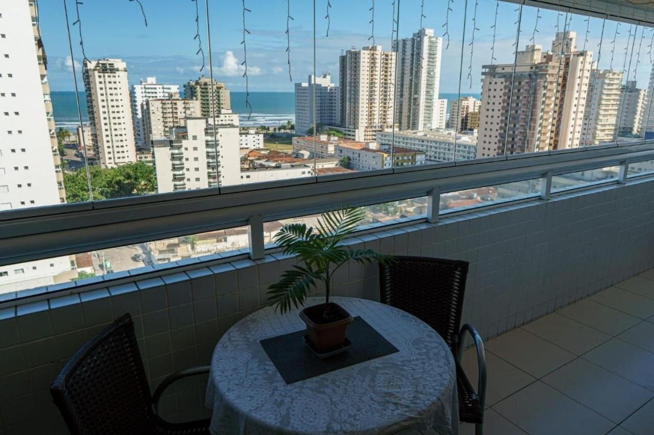 Vista Mar: Beachfront Getaway With Gourmet Balcony Apartment *